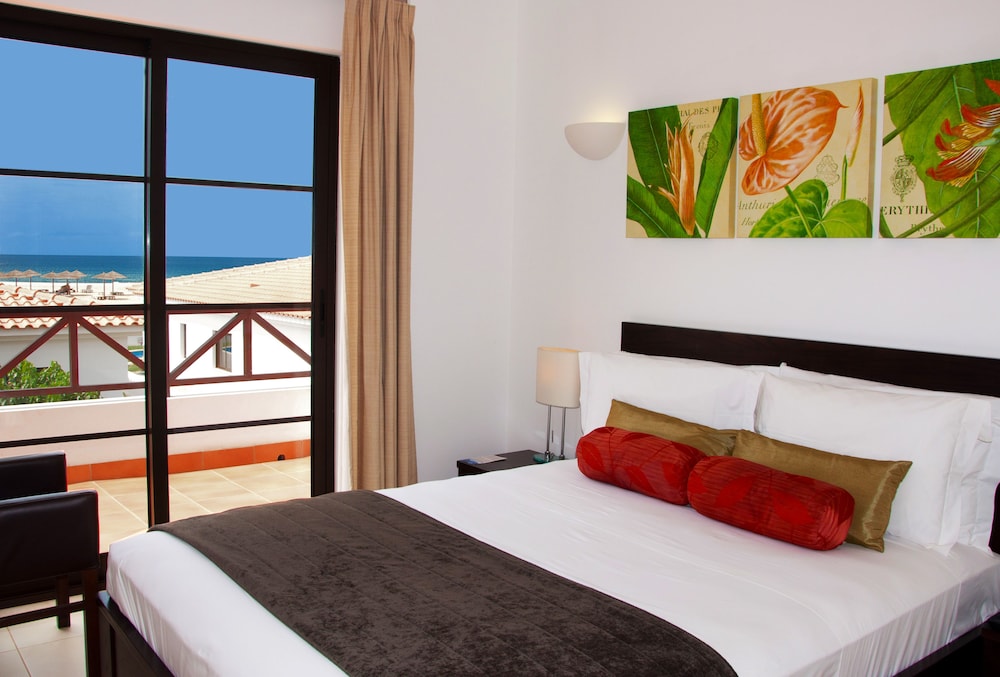 3 - Bedroom Villa Vista piscina del hotel Melia Tortuga Beach. Foto 1