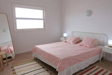 Apartamento Balcón o Terraza Con Cocina 1 Cama king 1 habitación Sofá Cama incluido del hotel Rocamar. Foto 5