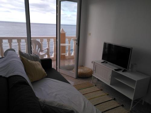 Apartamento Balcón o Terraza Con Cocina 1 Cama king 1 habitación Sofá Cama incluido del hotel Rocamar. Foto 6