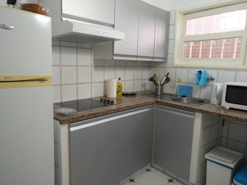 Apartamento Balcón o Terraza Con Cocina 1 Cama king 1 habitación Sofá Cama incluido del hotel Rocamar. Foto 10