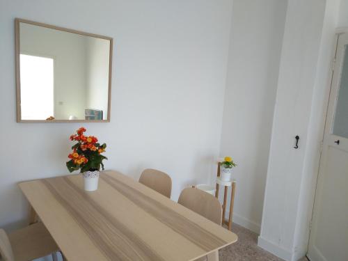 Apartamento de 1 dormitorio con balcón y vistas al mar del hotel Rocamar. Foto 4