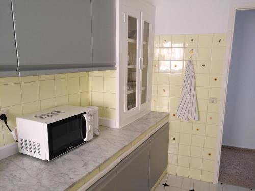 Apartamento de 1 dormitorio con balcón y vistas al mar del hotel Rocamar. Foto 9