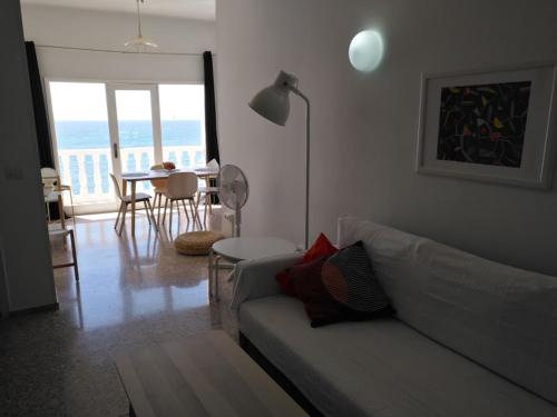 Apartamento de 1 dormitorio con balcón del hotel Rocamar. Foto 8
