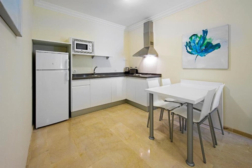 Estudio Vista Mar Balcón o Terraza 2 Camas individuales del hotel Kn Panoramica Heights. Foto 2