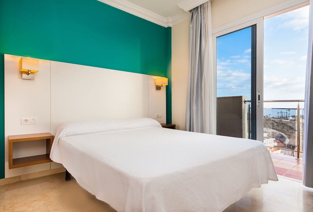 Apartamento Balcón o Terraza 3 habitaciones Sofá Cama incluido 4 camas individuales del hotel Kn Panoramica Heights. Foto 1