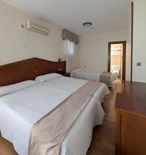 Habitación Triple del hotel Anabel Baza