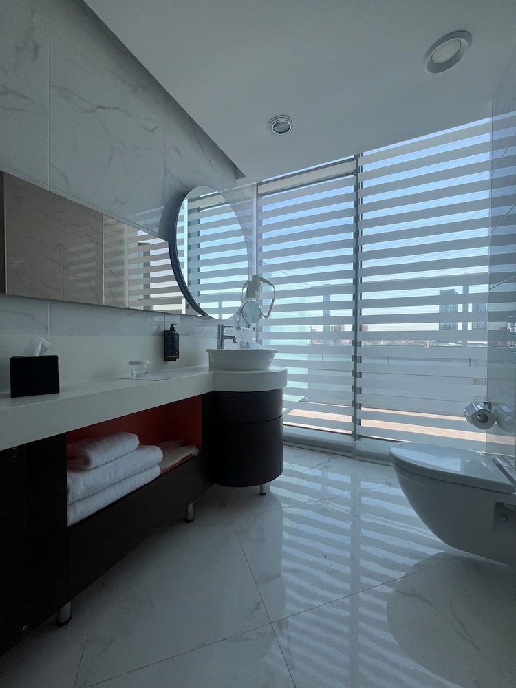Junior Suite con Terraza del hotel Mercure Istanbul Umraniye. Foto 11