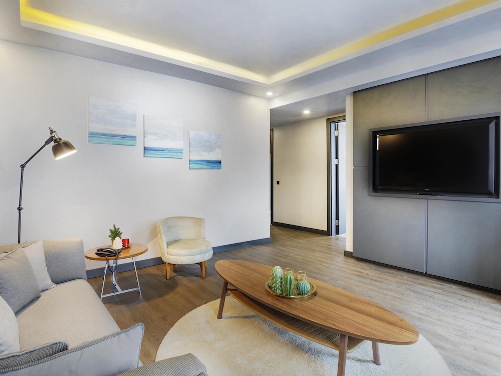 Suite King con terraza del hotel Mercure Istanbul Umraniye
