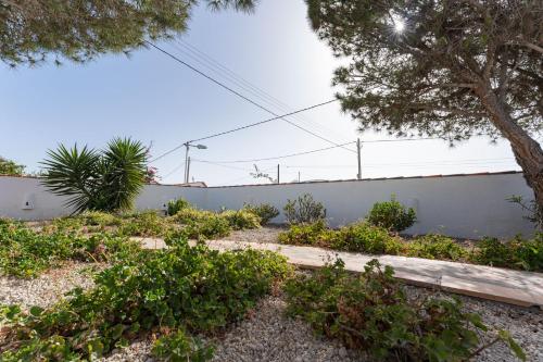 Casita de campo de un dormitorio con vistas a las montañas del hotel Casa Rural La Capellania. Foto 6
