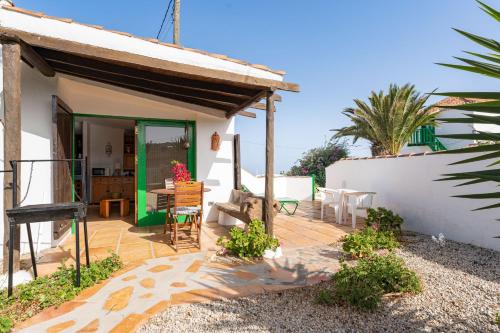 Casita de campo de un dormitorio con vistas a las montañas del hotel Casa Rural La Capellania. Foto 8