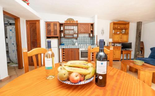 Casita de campo de un dormitorio con vistas a las montañas del hotel Casa Rural La Capellania. Foto 15