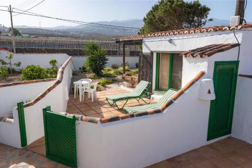 Casita de campo de un dormitorio con vistas a las montañas del hotel Casa Rural La Capellania. Foto 17