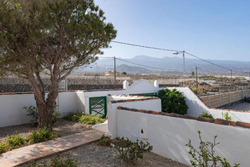 Casita de campo de un dormitorio con vistas a las montañas del hotel Casa Rural La Capellania. Foto 19