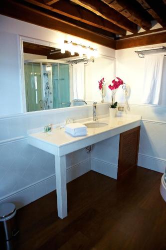 Habitación Doble - 1 o 2 camas del hotel Emblemático San Agustín. Foto 20