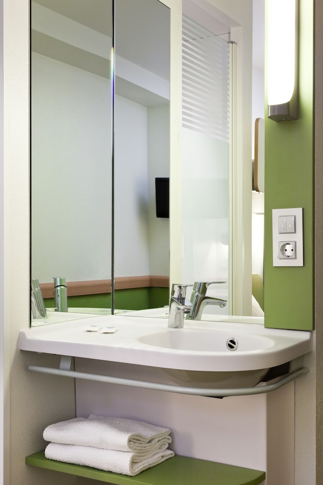 Habitación, 2 camas individuales del hotel Ibis Budget Alicante. Foto 12
