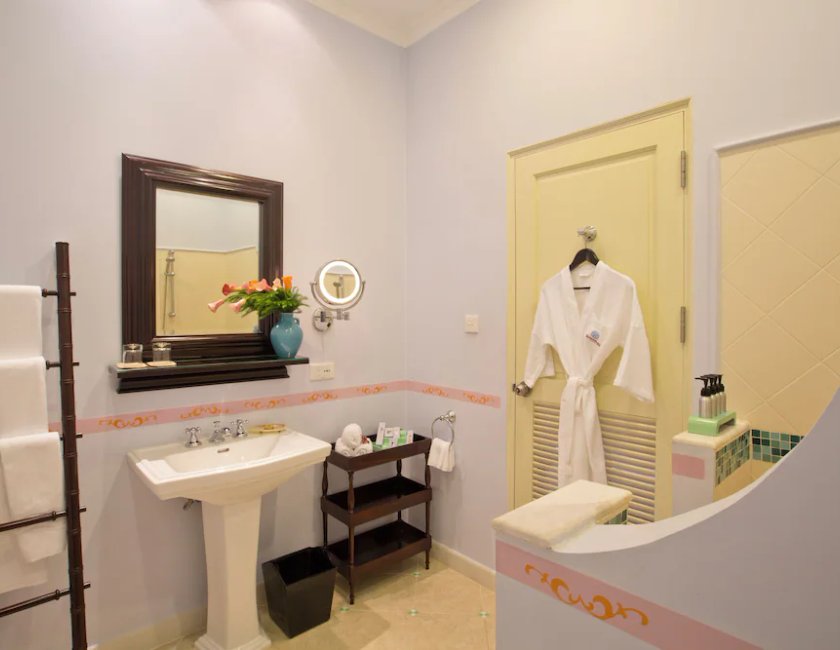 Habitación doble Vista Jardín Balcón o Terraza Premier 1 Cama doble del hotel La Veranda Resort Phu Quoc - Mgallery. Foto 6
