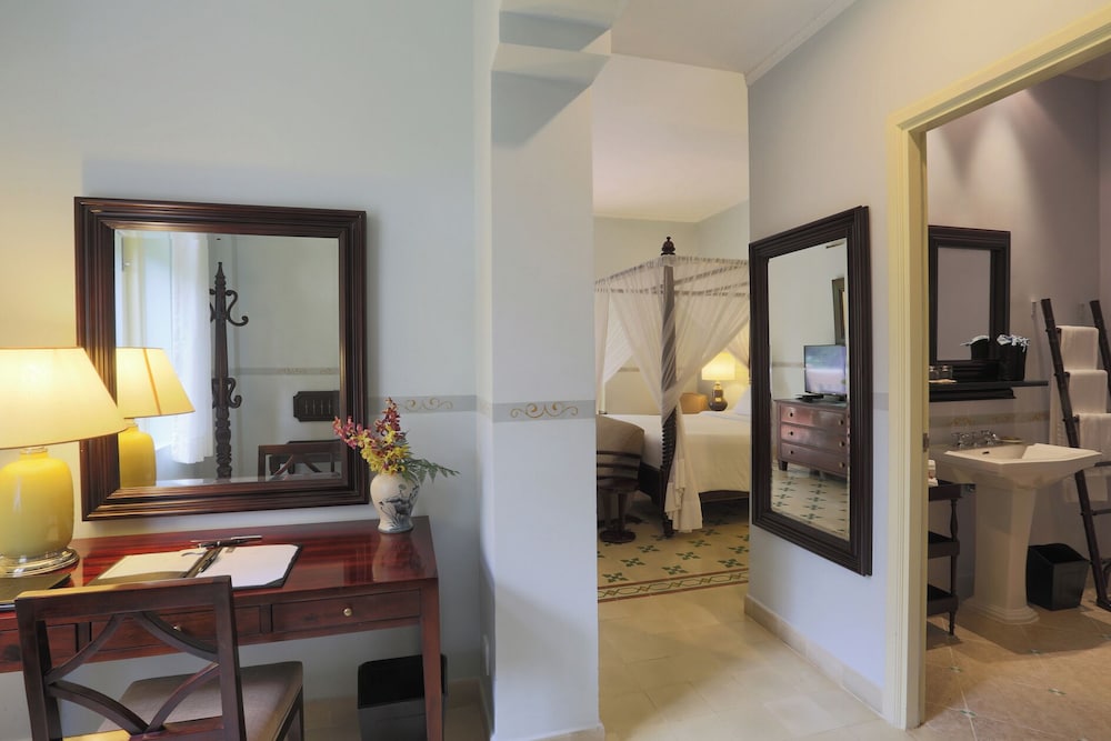 GARDEN SUITE, 1 Cama Doble del hotel La Veranda Resort Phu Quoc - Mgallery. Foto 1