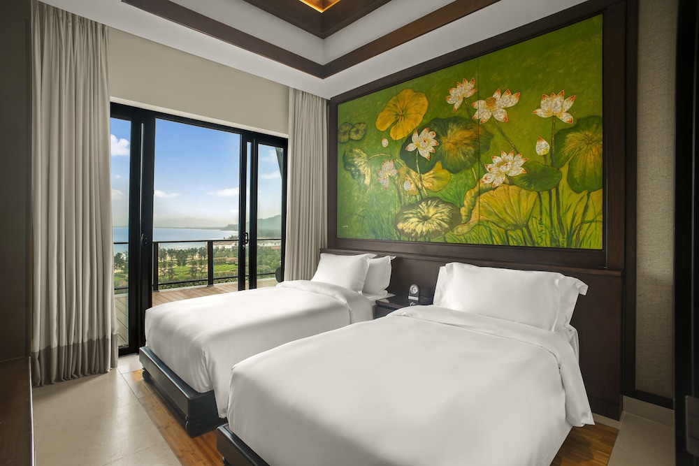 Three Bedroom Seaview Hill Villa with Heated Pool del hotel Banyan Tree Lang Co. Foto 3