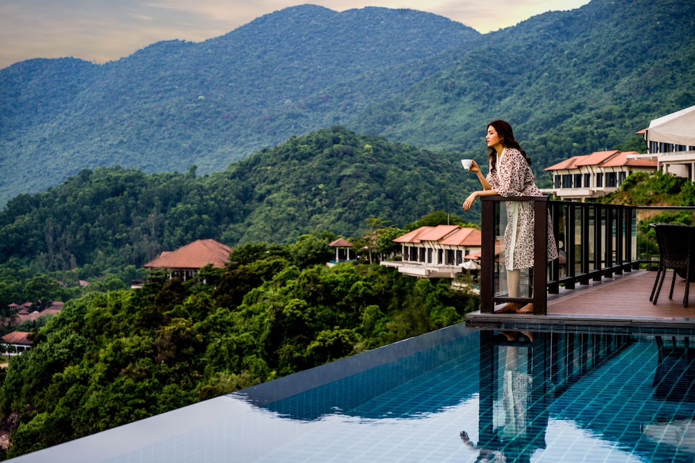 Three Bedroom Seaview Hill Villa with Heated Pool del hotel Banyan Tree Lang Co. Foto 12