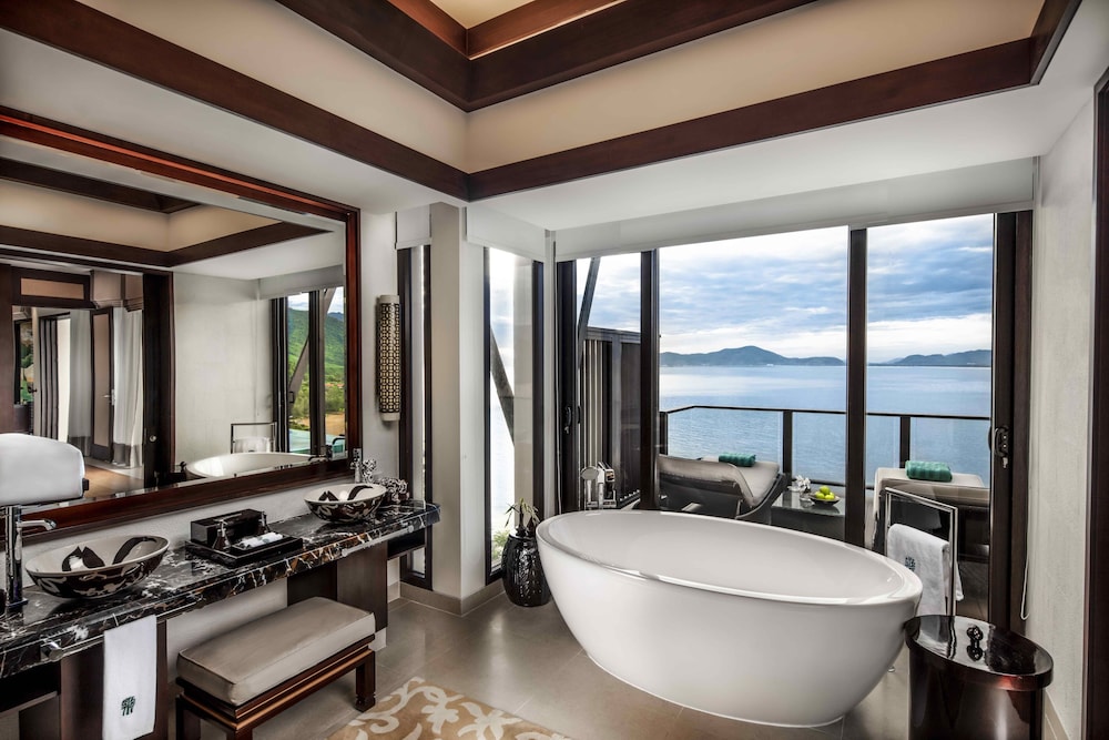 One Bedroom Seaview Hill Pool Villa del hotel Banyan Tree Lang Co. Foto 10