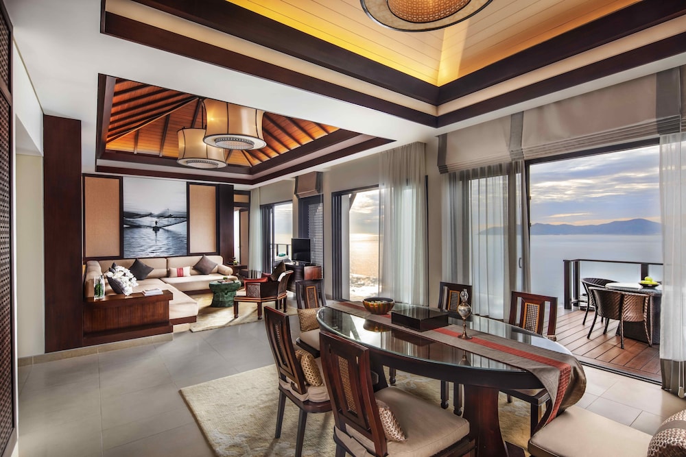 Three Bedroom Oceanview Pool Villa del hotel Banyan Tree Lang Co. Foto 4