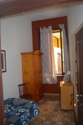 Habitación Individual con baño compartido del hotel Cejas. Foto 5