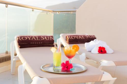 Apartamento de 1 dormitorio con vistas al mar del hotel Royal Sun Resort. Foto 1