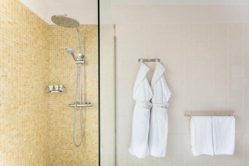 Apartamento de 2 dormitorios con vistas al mar del hotel Royal Sun Resort. Foto 3