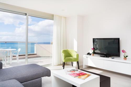Apartamento de lujo de 3 dormitorios con bañera de hidromasaje y vistas al mar del hotel Royal Sun Resort. Foto 5