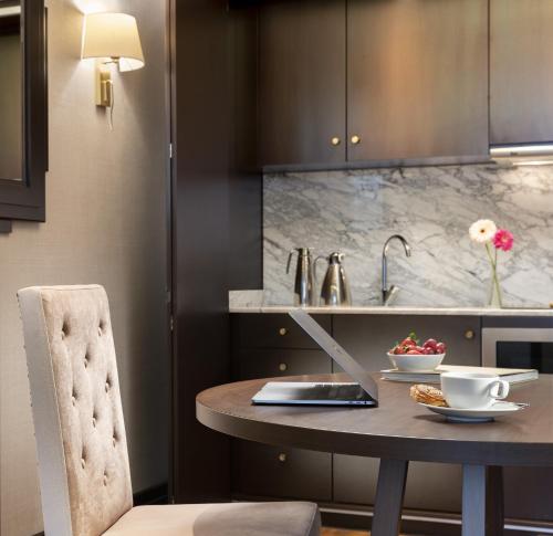 Suite con zona de cocina del hotel Barcelo Istanbul