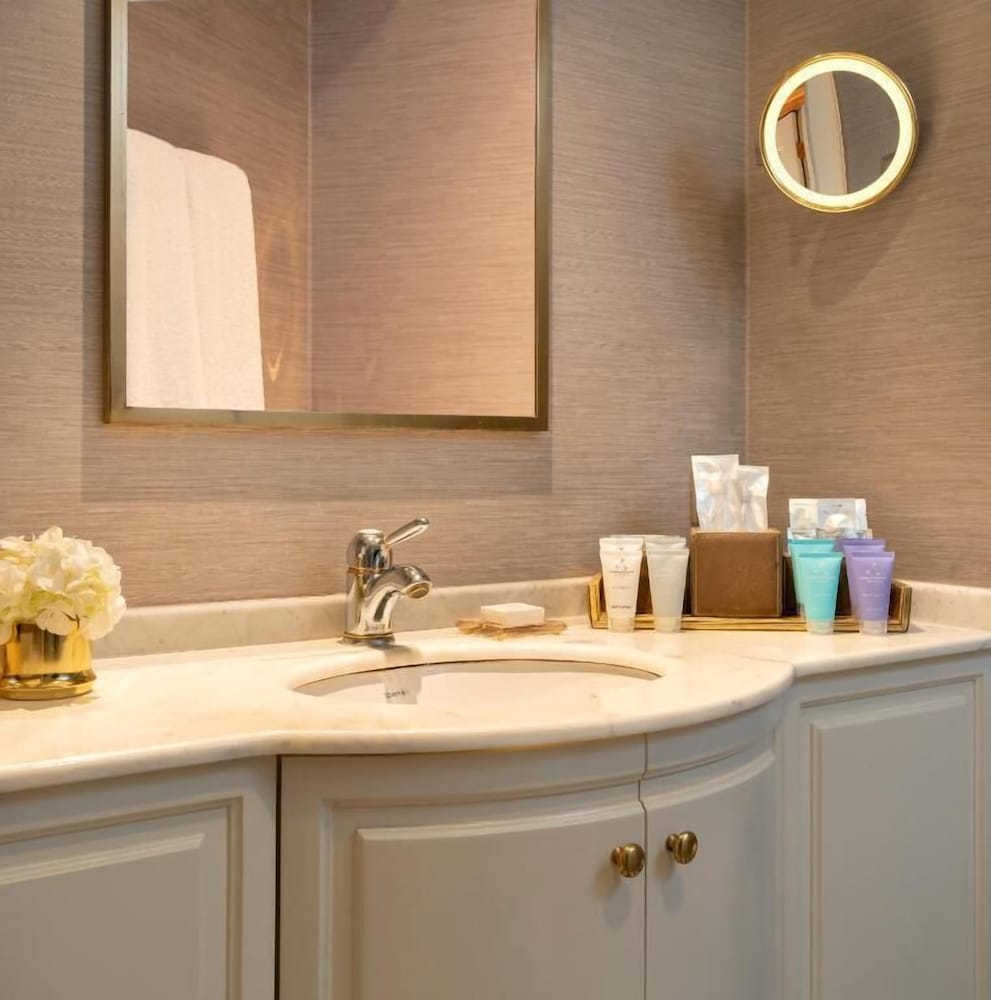 Junior Suite, Vista Cuerno de Oro del hotel Rixos Pera Istanbul. Foto 4