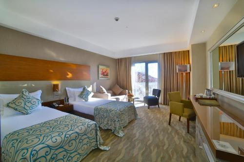 Habitación Triple Deluxe del hotel Innova Sultanahmet Istanbul. Foto 3