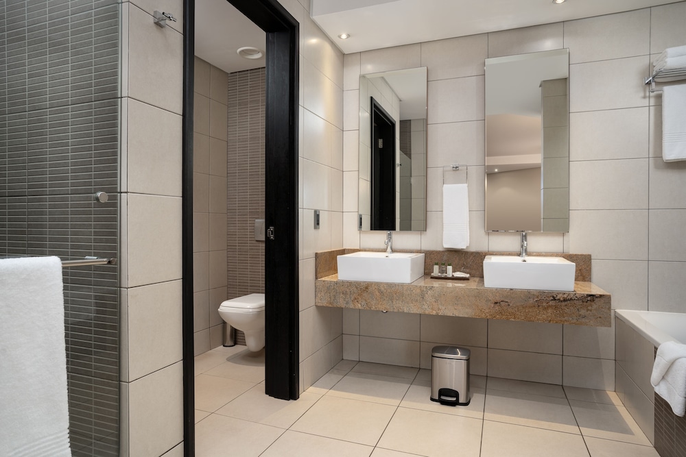 Habitación estándar, 1 cama de matrimonio del hotel Premier Or Tambo. Foto 6
