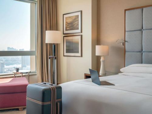 Suite Clásica del hotel Swissotel Al Ghurair. Foto 2
