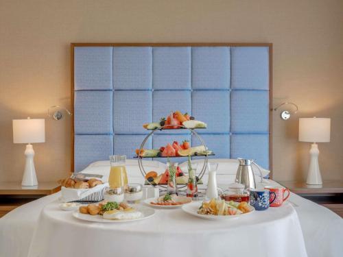 Suite Clásica del hotel Swissotel Al Ghurair. Foto 3