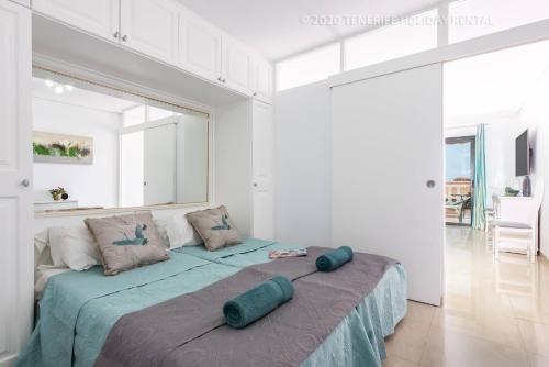 Estudio Deluxe con cama grande del hotel Tenerife Royal Gardens. Foto 11