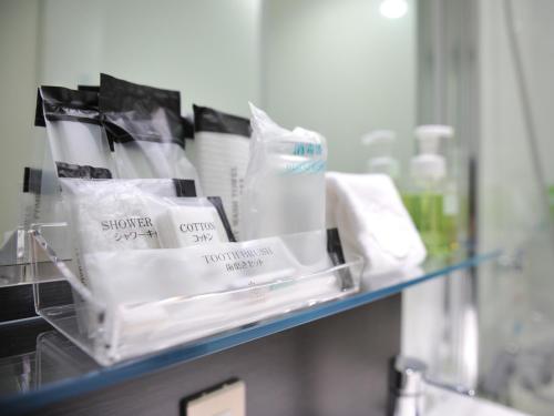 Habitación Doble Estándar Pequeña - Registro de entrada después de lo habitual (16:00) - No fumadores del hotel Granvia Hiroshima. Foto 4