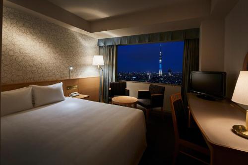 Habitación Doble con vistas a la Tokyo Skytree - No fumadores del hotel Tobu Levant Tokyo. Foto 2