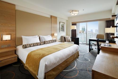 Habitación Superior con vistas a la Torre de Tokio - Cama extragrande - Fumadores del hotel Grand Prince Hotel Shin Takanawa. Foto 2