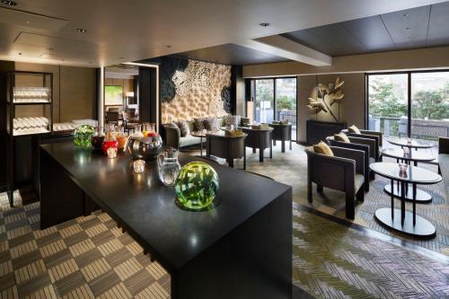 Suite Doble Junior Club con acceso al salón club, vistas a la Torre de Tokio y desayuno en el salón club - 2 camas - No fumadores del hotel Grand Prince Hotel Shin Takanawa. Foto 3