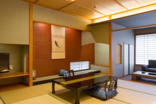 Habitación doble Vista Rio Baño compartido Japonesa del hotel Kajikaso. Foto 6