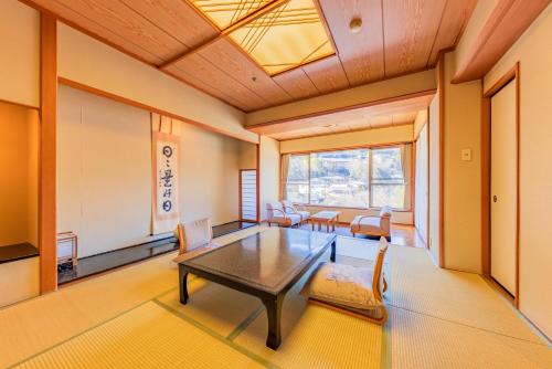 Habitación Superior de estilo japonés con vistas al río del hotel Kajikaso. Foto 5