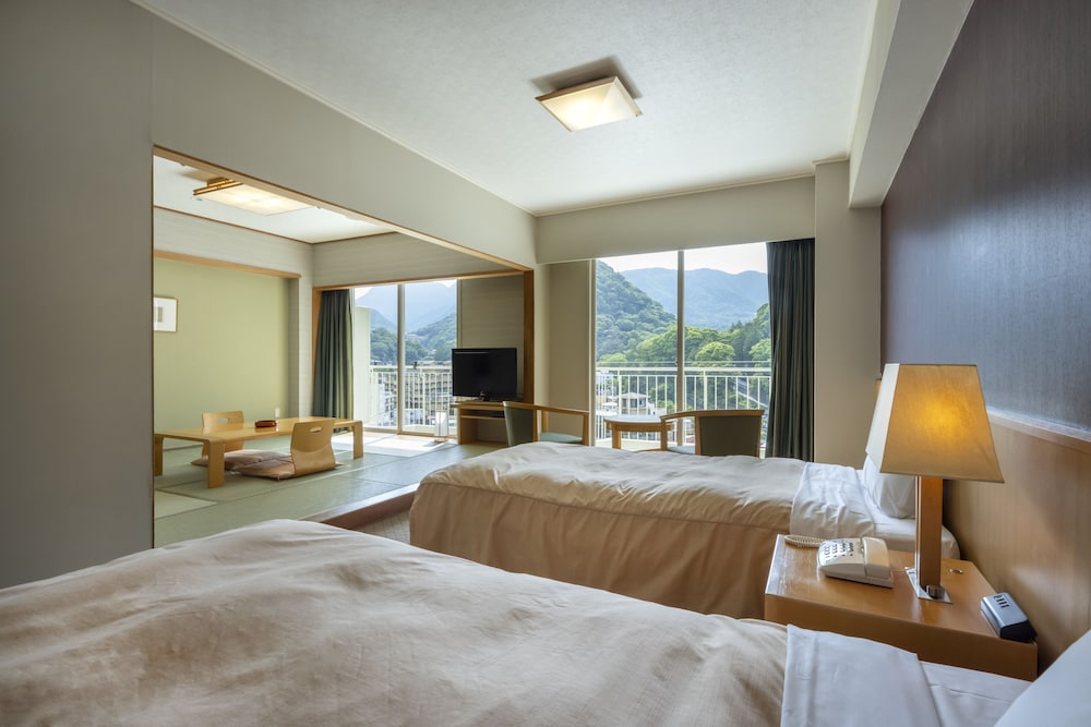 Habitación, no fumadores (Japanese Western Style) del hotel Yumoto Fujiya. Foto 2