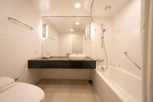 Habitación Doble grande para no fumadores - 2 camas del hotel Holiday Inn Osaka Namba. Foto 7