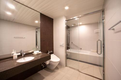 Habitación Cuádruple - No fumadores del hotel Holiday Inn Osaka Namba. Foto 5