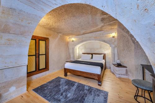 Habitación Cueva del hotel Stone House Cave. Foto 1