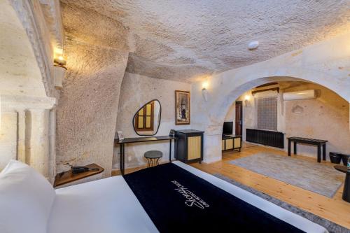 Habitación Cueva del hotel Stone House Cave. Foto 5