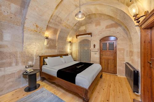 Habitación doble con balcón del hotel Stone House Cave. Foto 1
