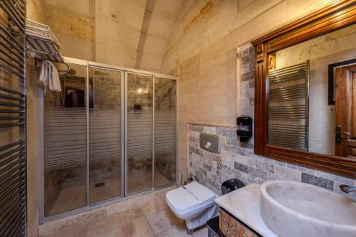 Habitación doble con balcón del hotel Stone House Cave. Foto 5