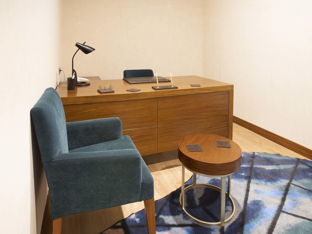 Suite Junior con 1 cama doble y Sofá del hotel Mercure Istanbul Bakirkoy
